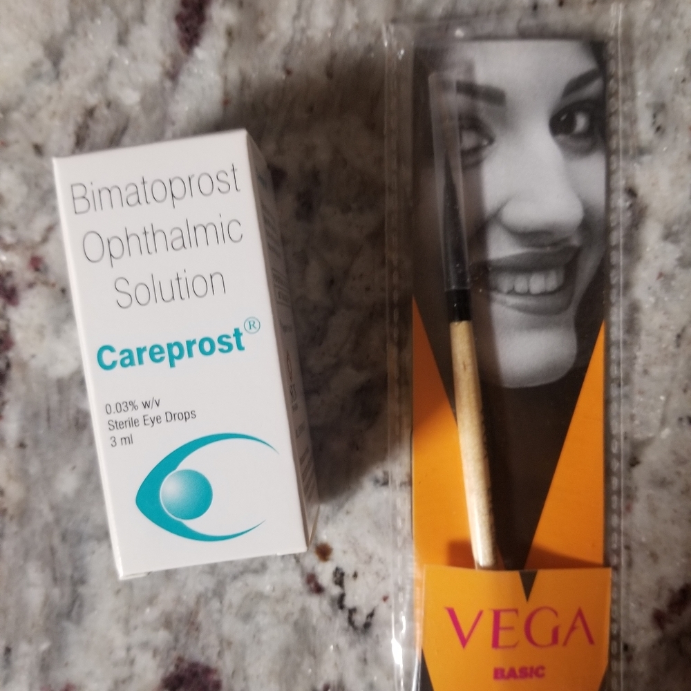 Eyelash growth serum